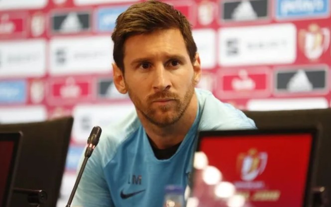 Chiều nay 8/8, Messi tổ chức họp báo ở Nou Camp